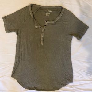 Green American Eagle tshirt